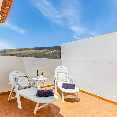 Roof Terrace, Pool Near *