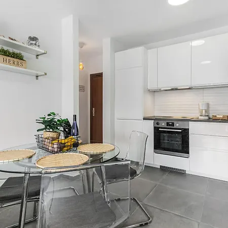 Apartment Roof Terrace, Pool Near *